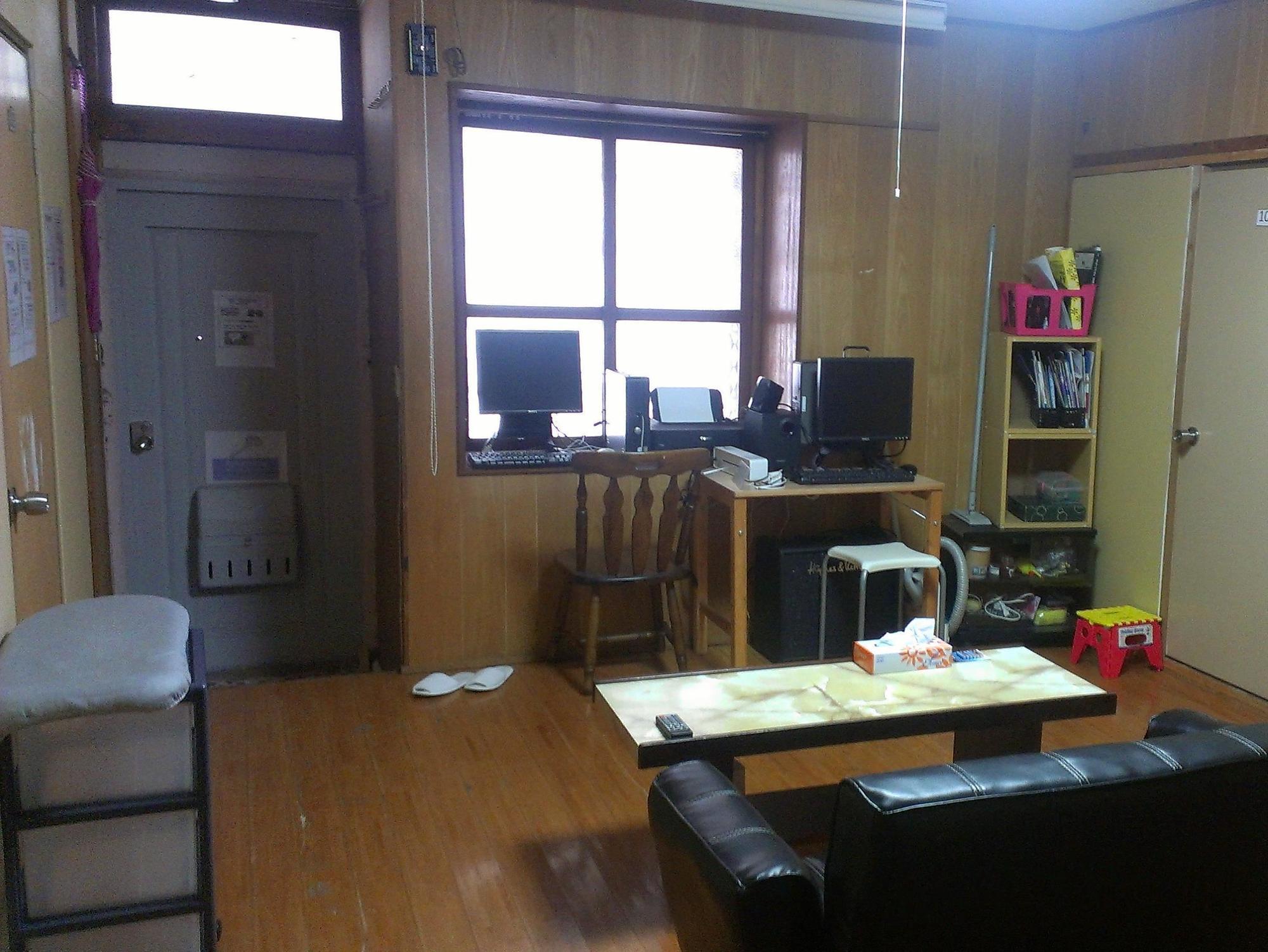 Koza Share House Hotel Okinawa Esterno foto