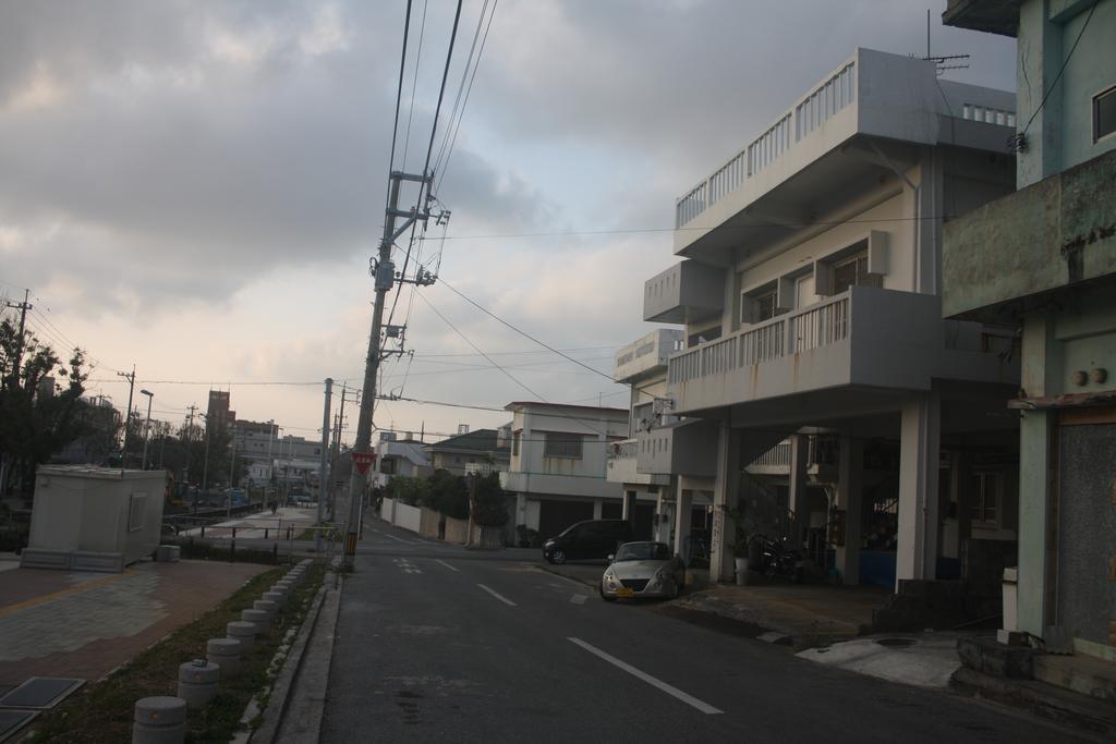 Koza Share House Hotel Okinawa Esterno foto