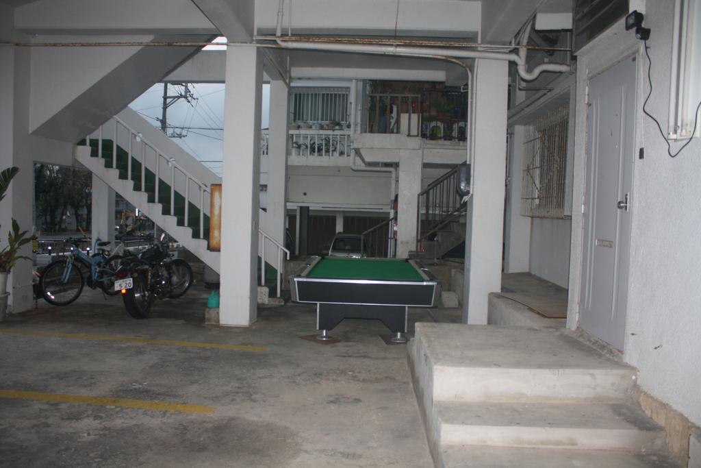 Koza Share House Hotel Okinawa Esterno foto